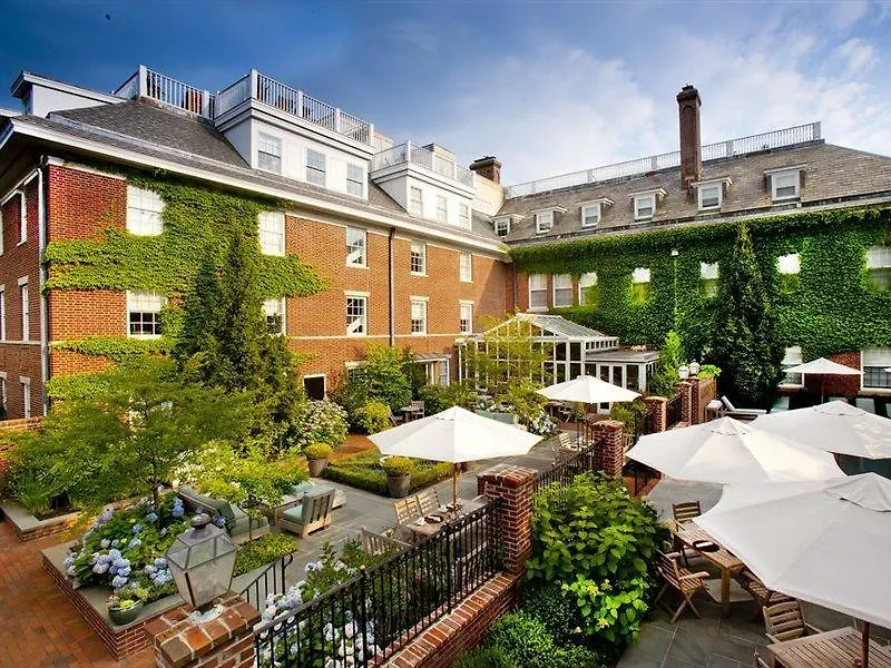 The Vanderbilt, Collection