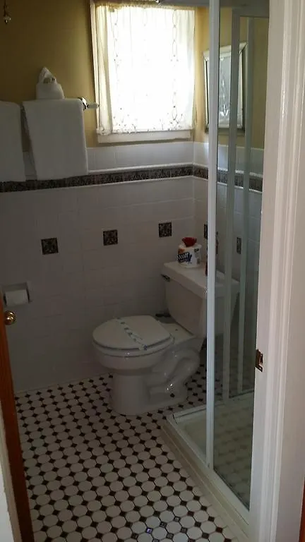 The Burbank Rose 3*