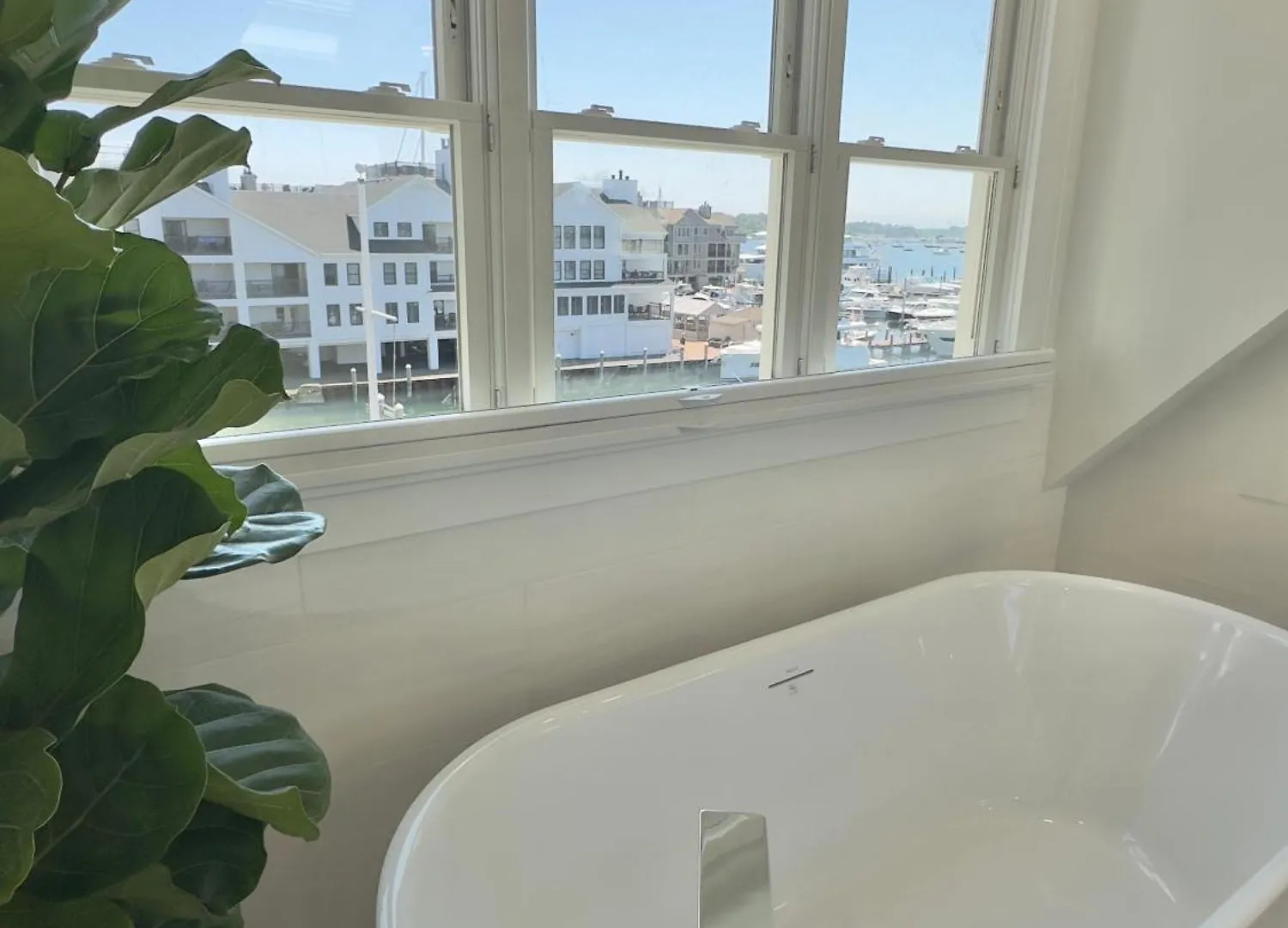 Harborside 3* Newport