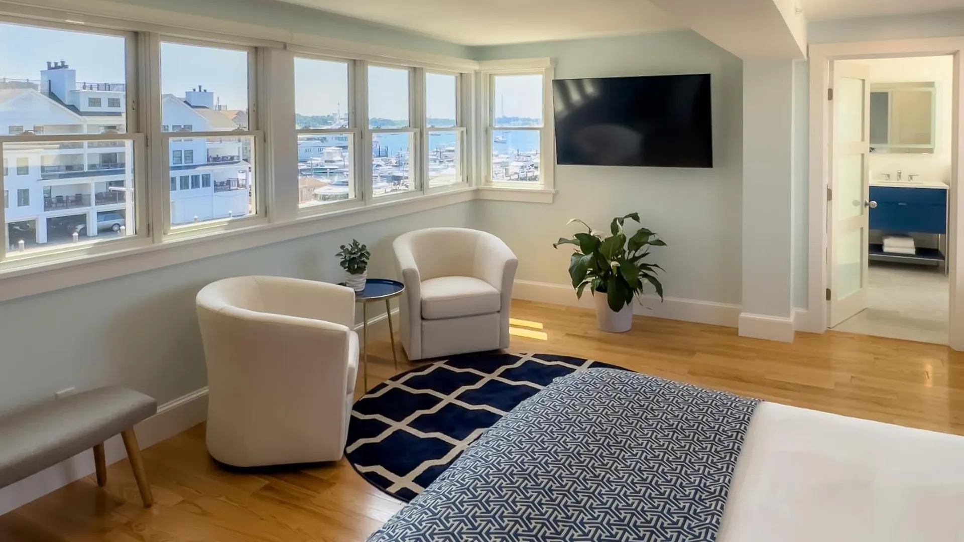 Harborside 3* Newport