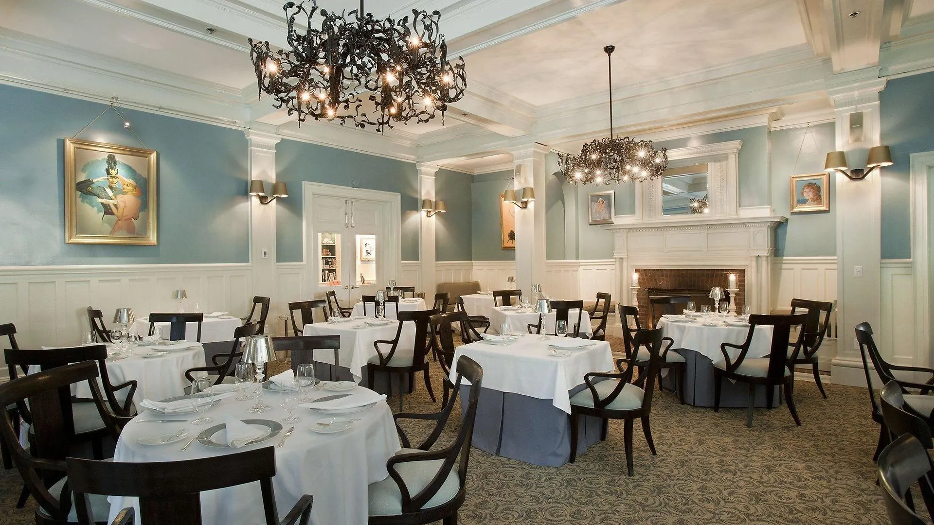 The Vanderbilt, Collection